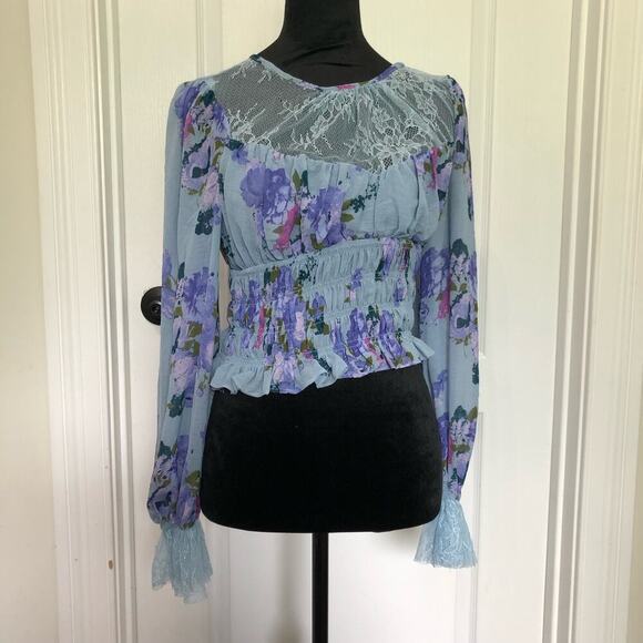 Free People Daphne Blouse in Silver Blue Floral Pattern Blue Size Small NWT - Picture 1 of 10